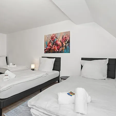 Apartment Nexstay Zentrum Komfort Fuer Familien & Gruppen Fuer 7 Gaeste *